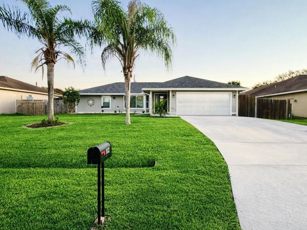 1482 SW Dow Lane, Port Saint Lucie, FL 34953