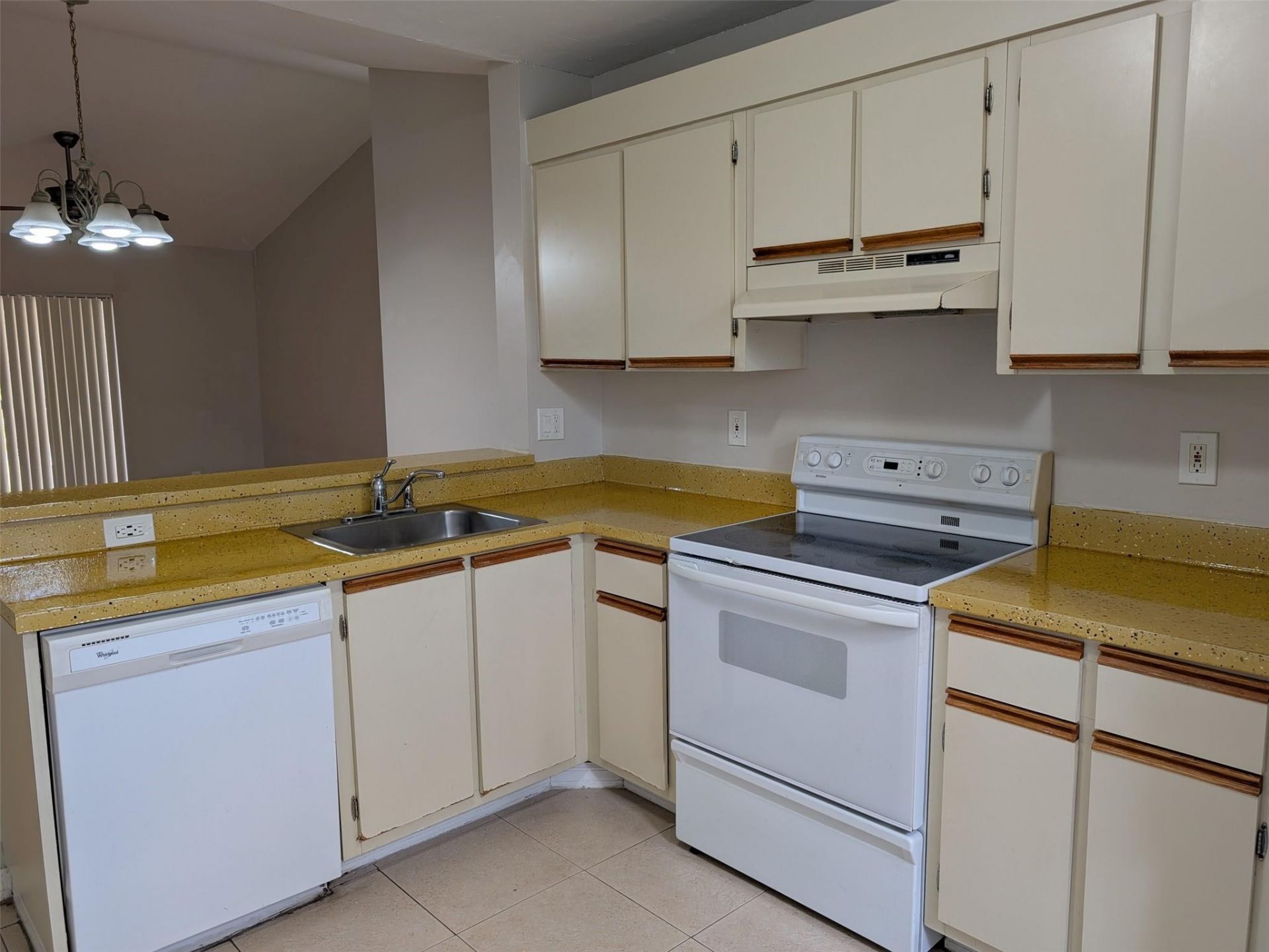 5741 Riverside Drive, Unit 201, Coral Springs, FL 33067 Photo