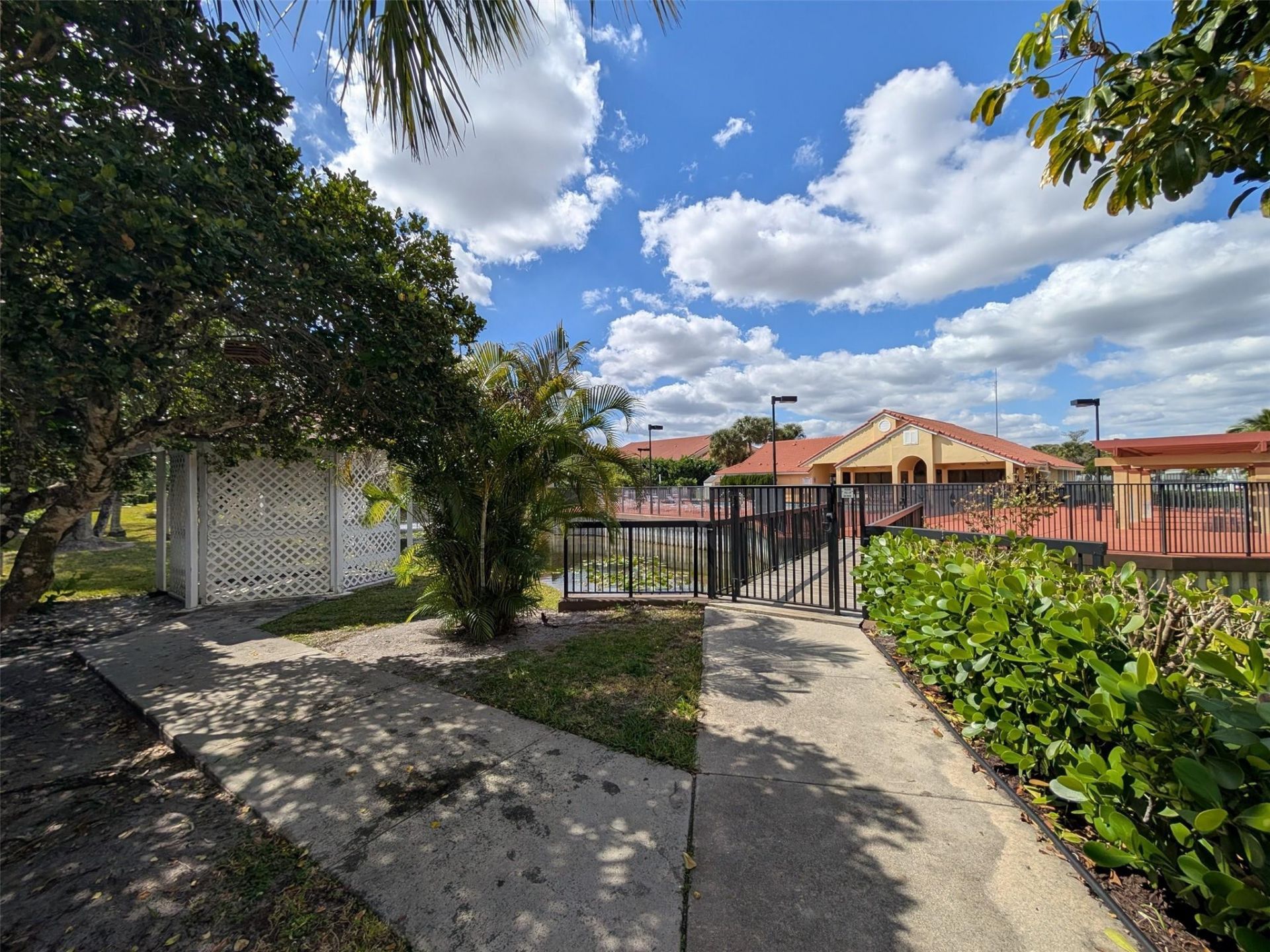 5741 Riverside Drive, Unit 201, Coral Springs, FL 33067 Photo