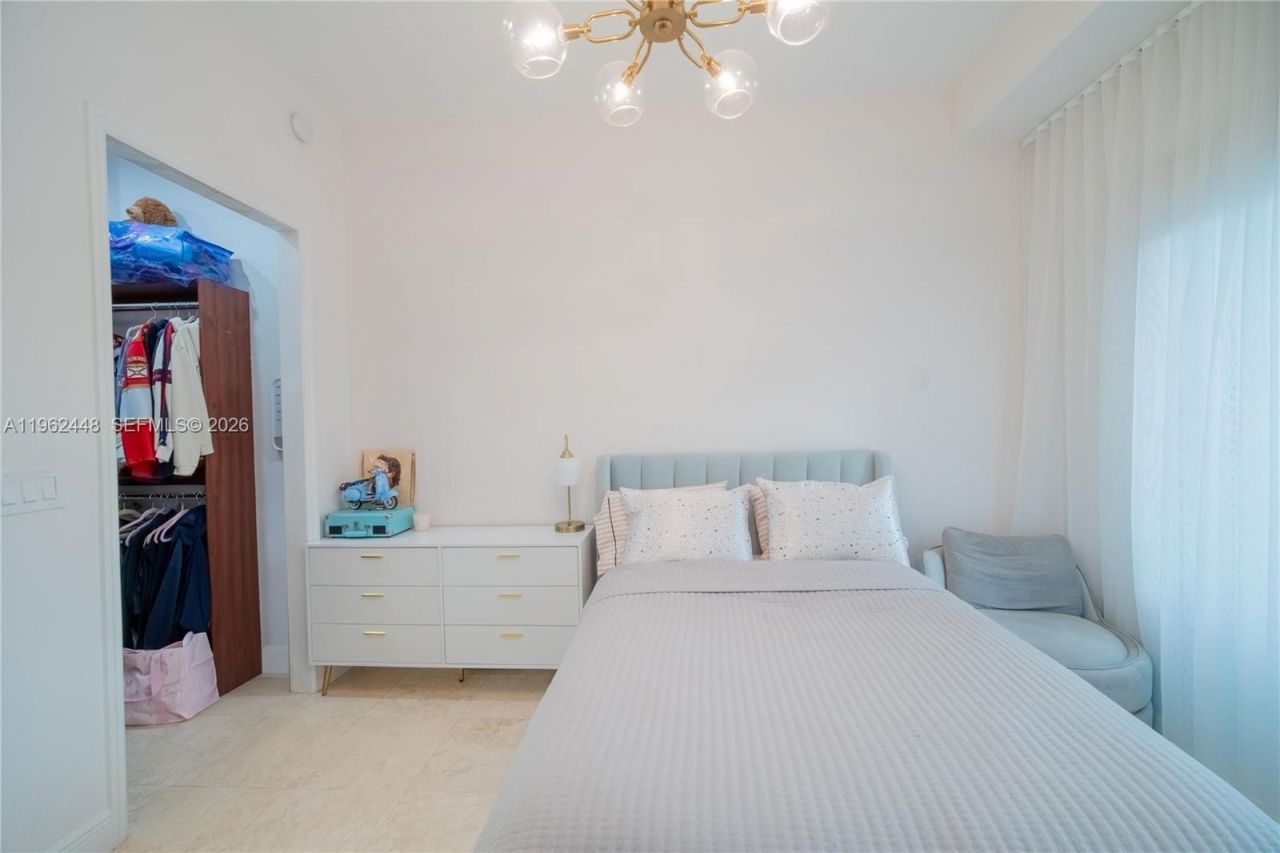 20000 E Country Club Dr, Unit 409, Aventura, FL 33180 Photo