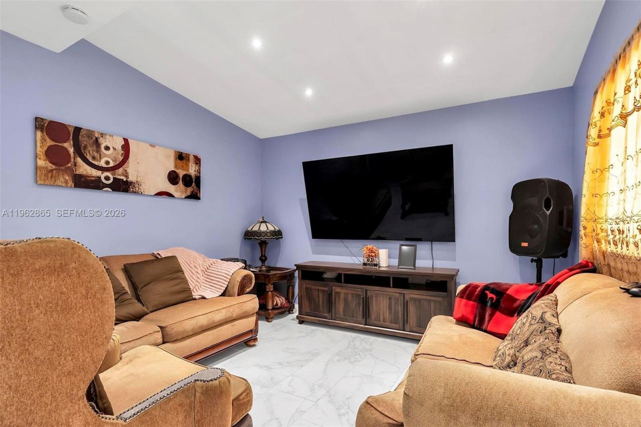 12201 SW 194th Ter, Miami, FL 33177 Photo