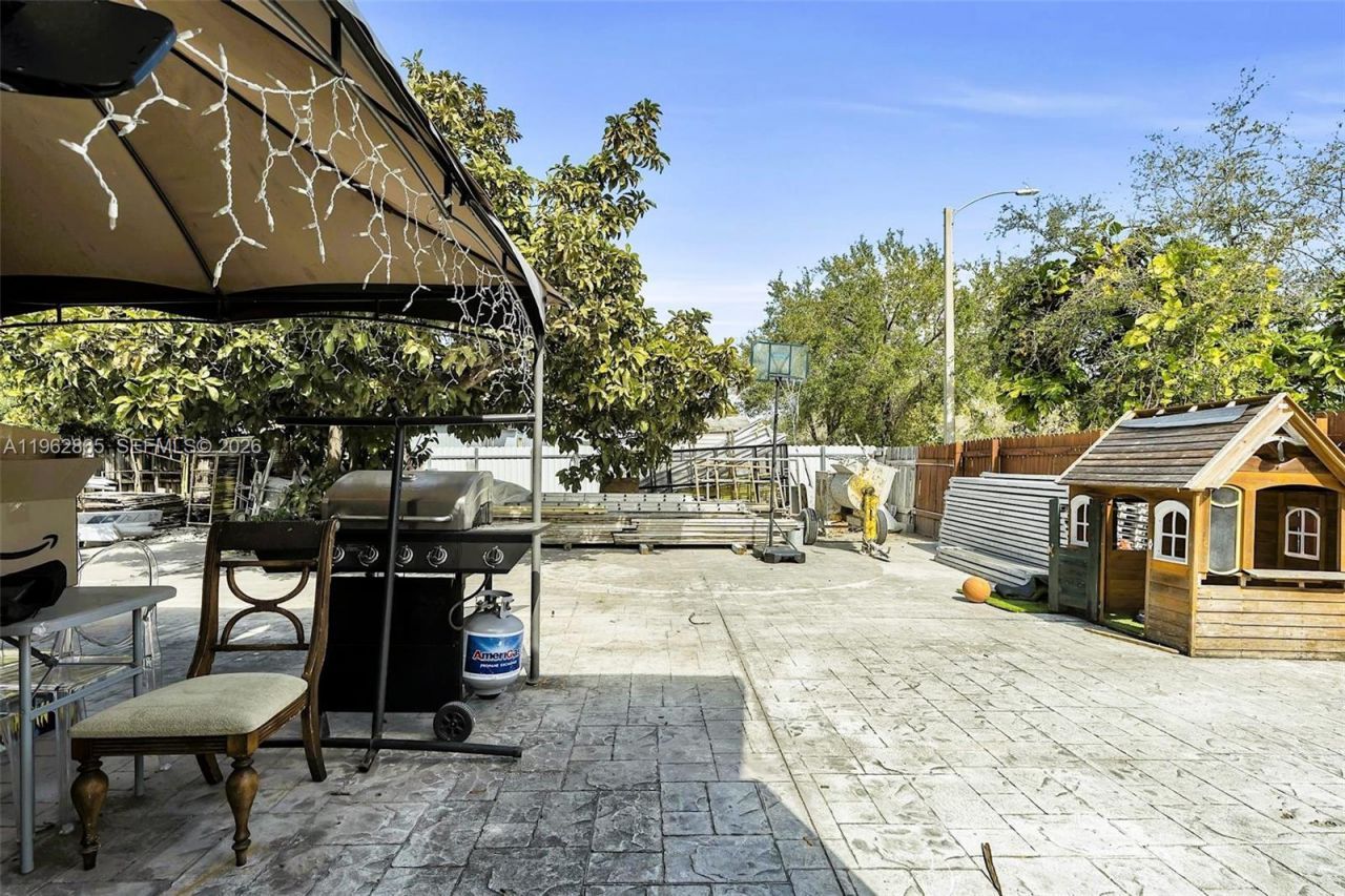 12201 SW 194th Ter, Miami, FL 33177 Photo