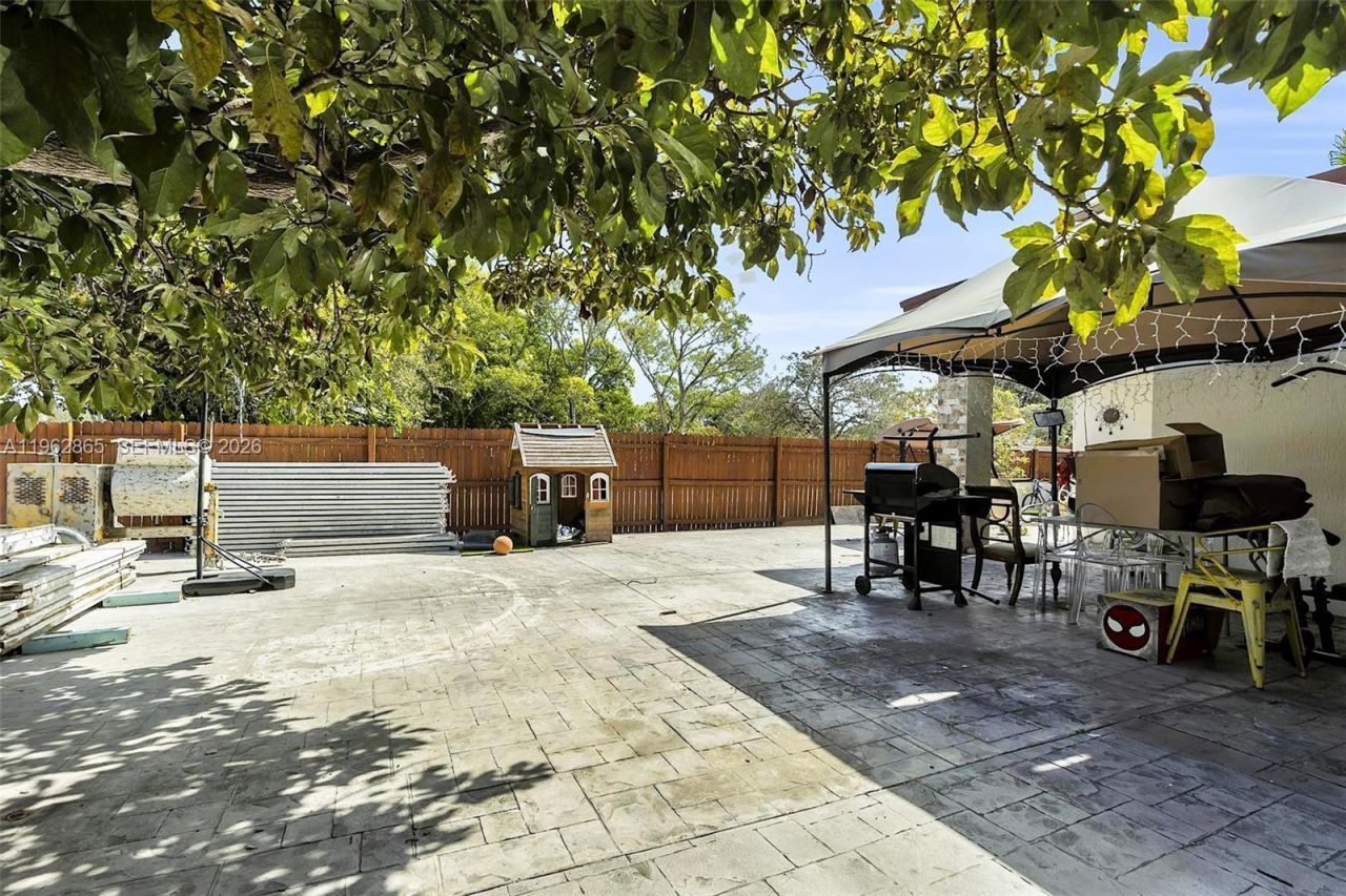 12201 SW 194th Ter, Miami, FL 33177 Photo