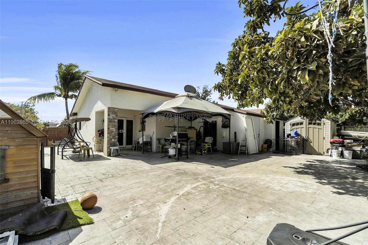 12201 SW 194th Ter, Miami, FL 33177 Photo