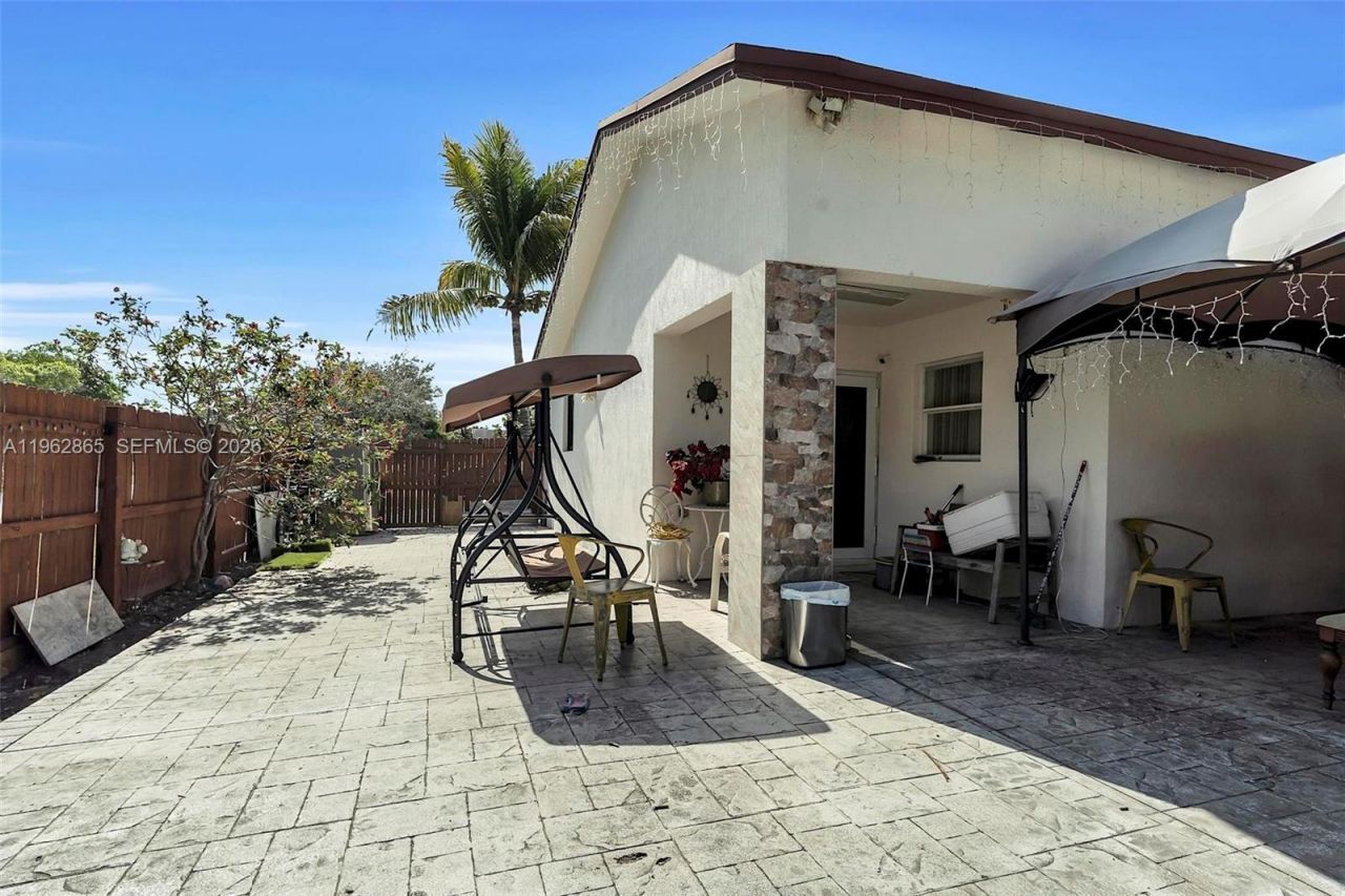 12201 SW 194th Ter, Miami, FL 33177 Photo