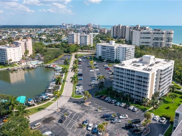 3 Bluebill AVE, Unit 808, NAPLES, FL 34108