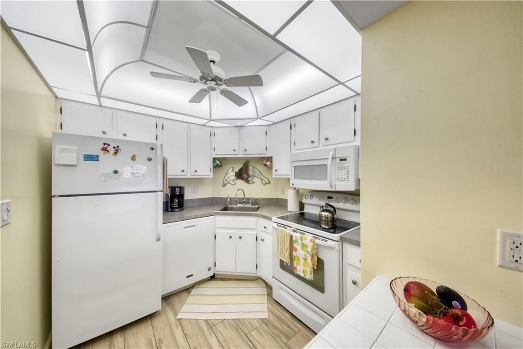 3 Bluebill Ave, Unit 808, Naples, FL 34108 Photo