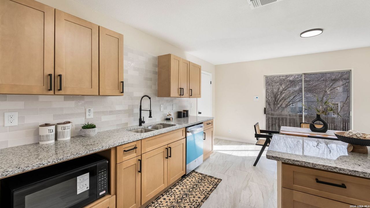 8255 Brisbane, Converse, TX 78109 Main Photo