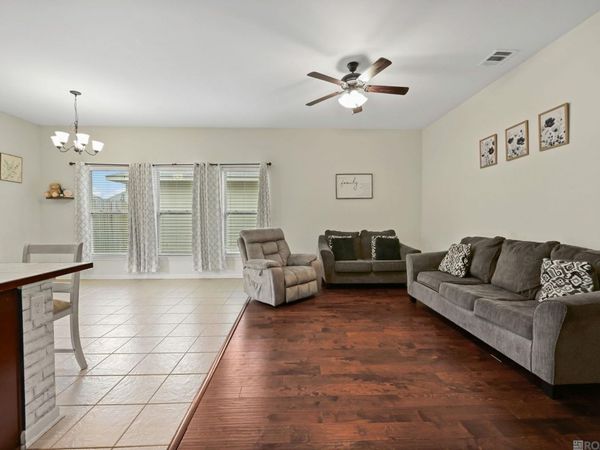 42510 Pebblestone Ave, Prairieville, LA 70769