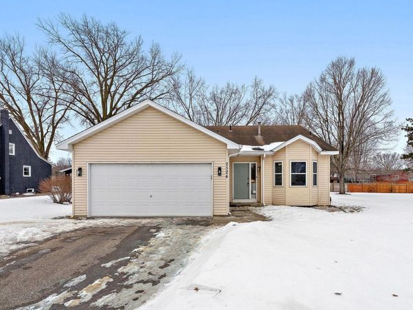 2524 131st Avenue NW, Coon Rapids, MN 55448