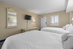 201 77th Ave. N photo 4