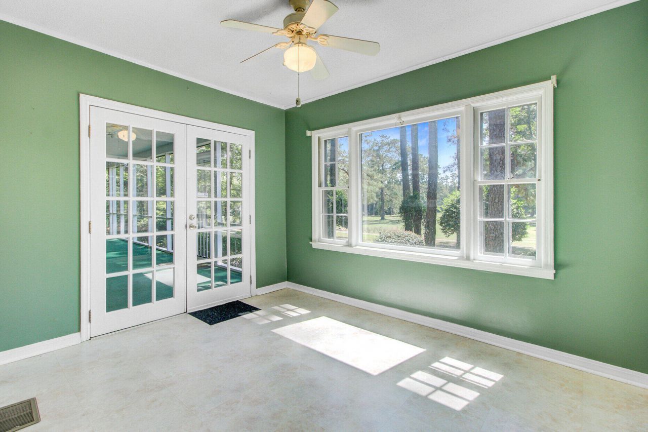 408 Country Club Boulevard Photo 12