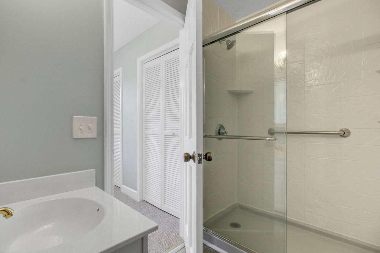 408 Country Club Boulevard Photo 27