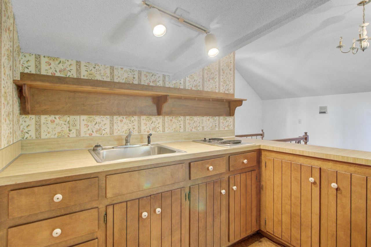 408 Country Club Boulevard Photo 37