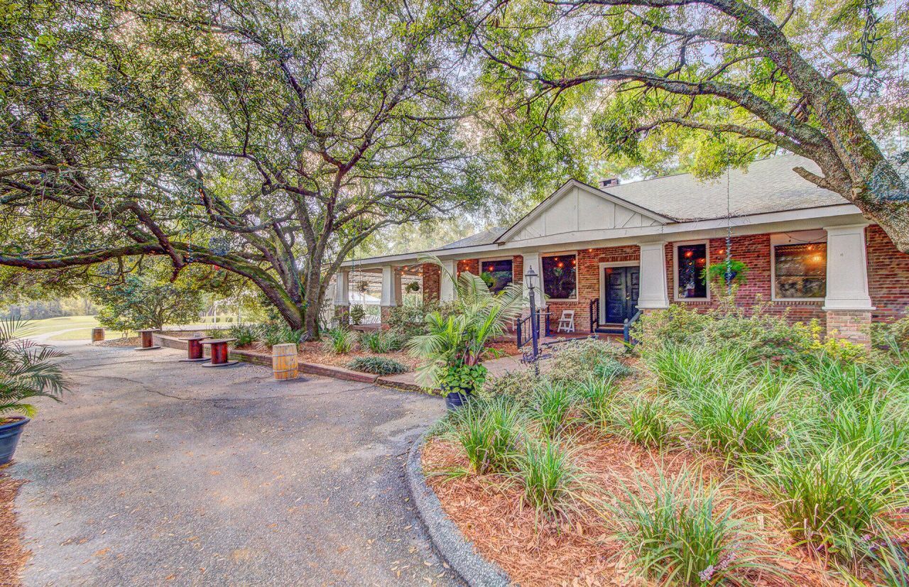 408 Country Club Boulevard Photo 49