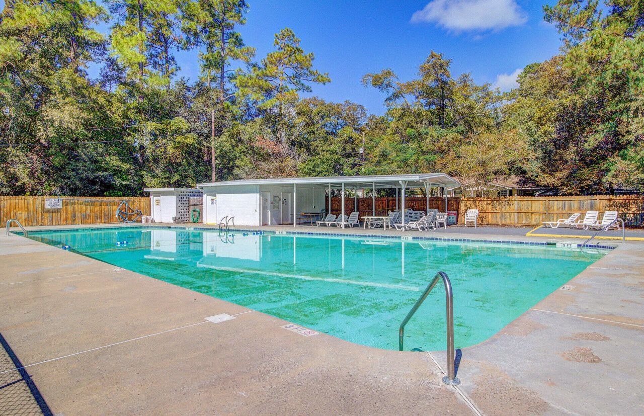 408 Country Club Boulevard Photo 54