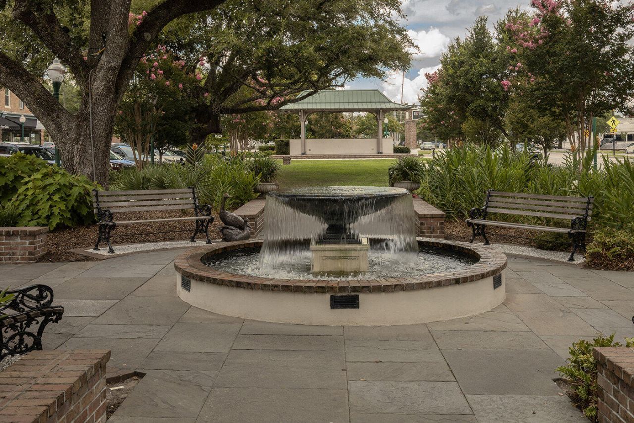 408 Country Club Boulevard Photo 60