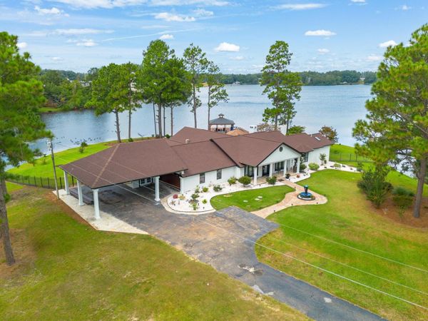 73 Baracuda Dr., Hattiesburg, MS 39402