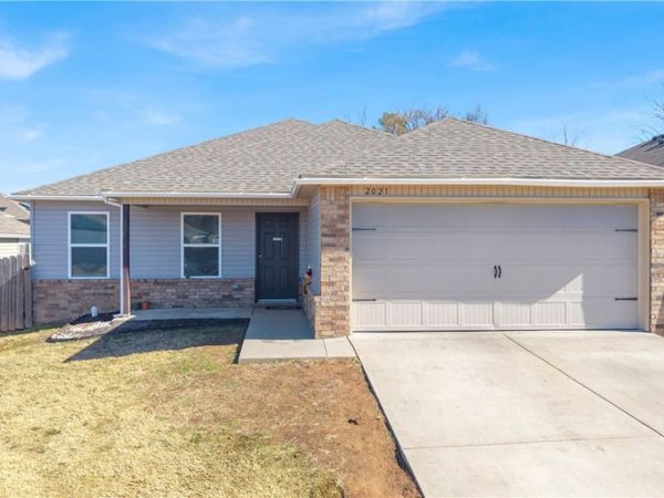 2021 B Place, Rogers, AR 72758
