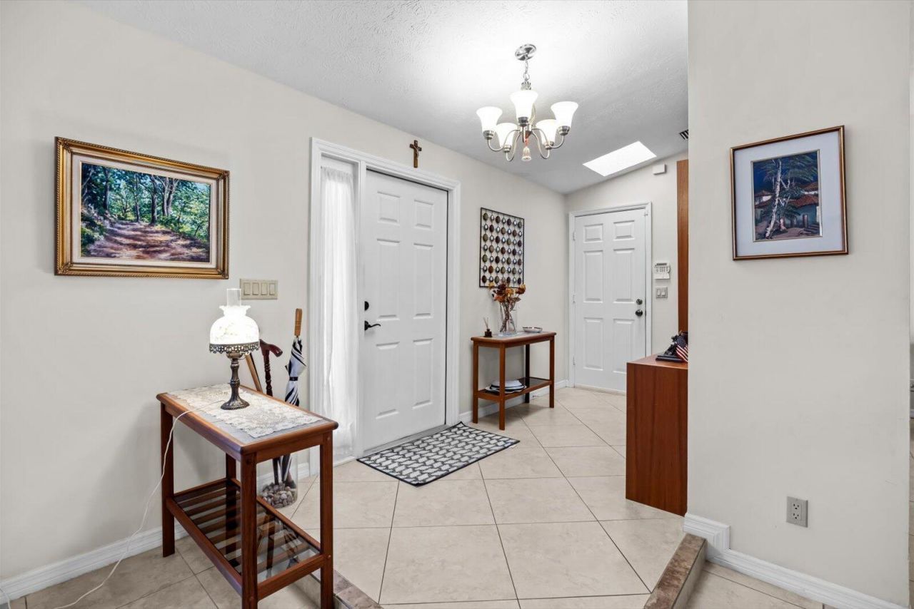 571 NE Town Terrace, Jensen Beach, FL 34957 Photo