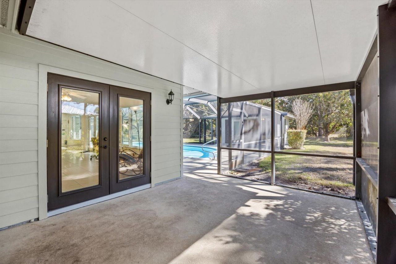 571 NE Town Terrace, Jensen Beach, FL 34957 Photo