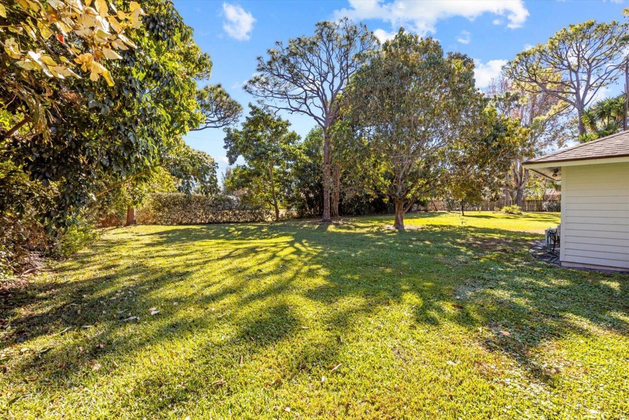 571 NE Town Terrace, Jensen Beach, FL 34957 Photo