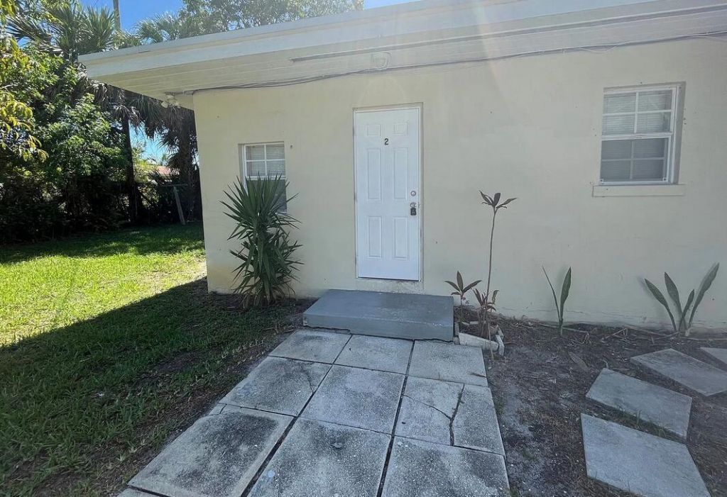 182 W 34th Street, Unit 1, Riviera Beach, FL 33404 Photo