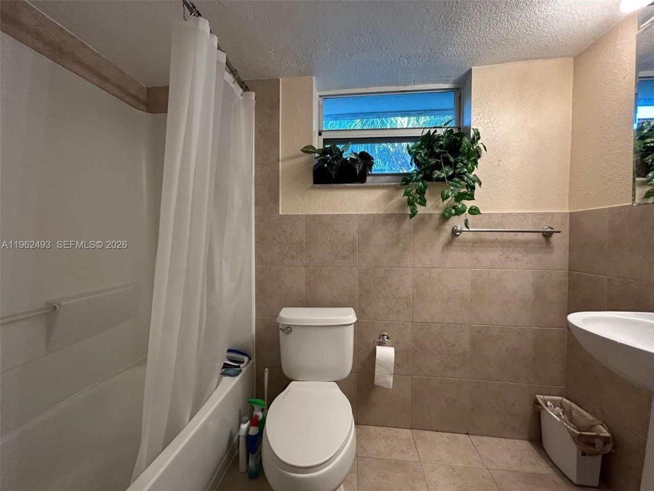 8950 SW 69th Ct, Unit 215, Pinecrest, FL 33156 Photo