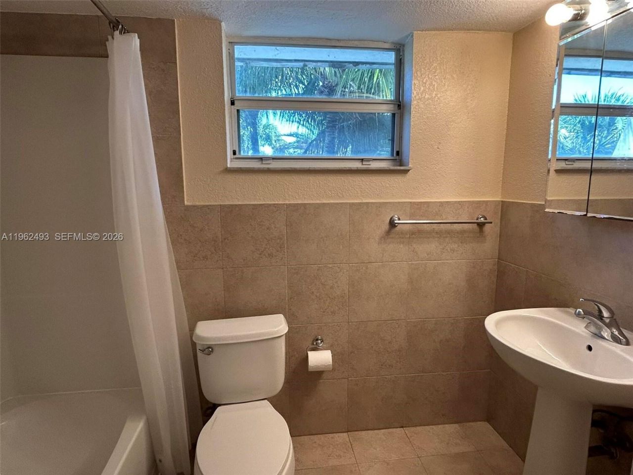 8950 SW 69th Ct, Unit 215, Pinecrest, FL 33156 Photo