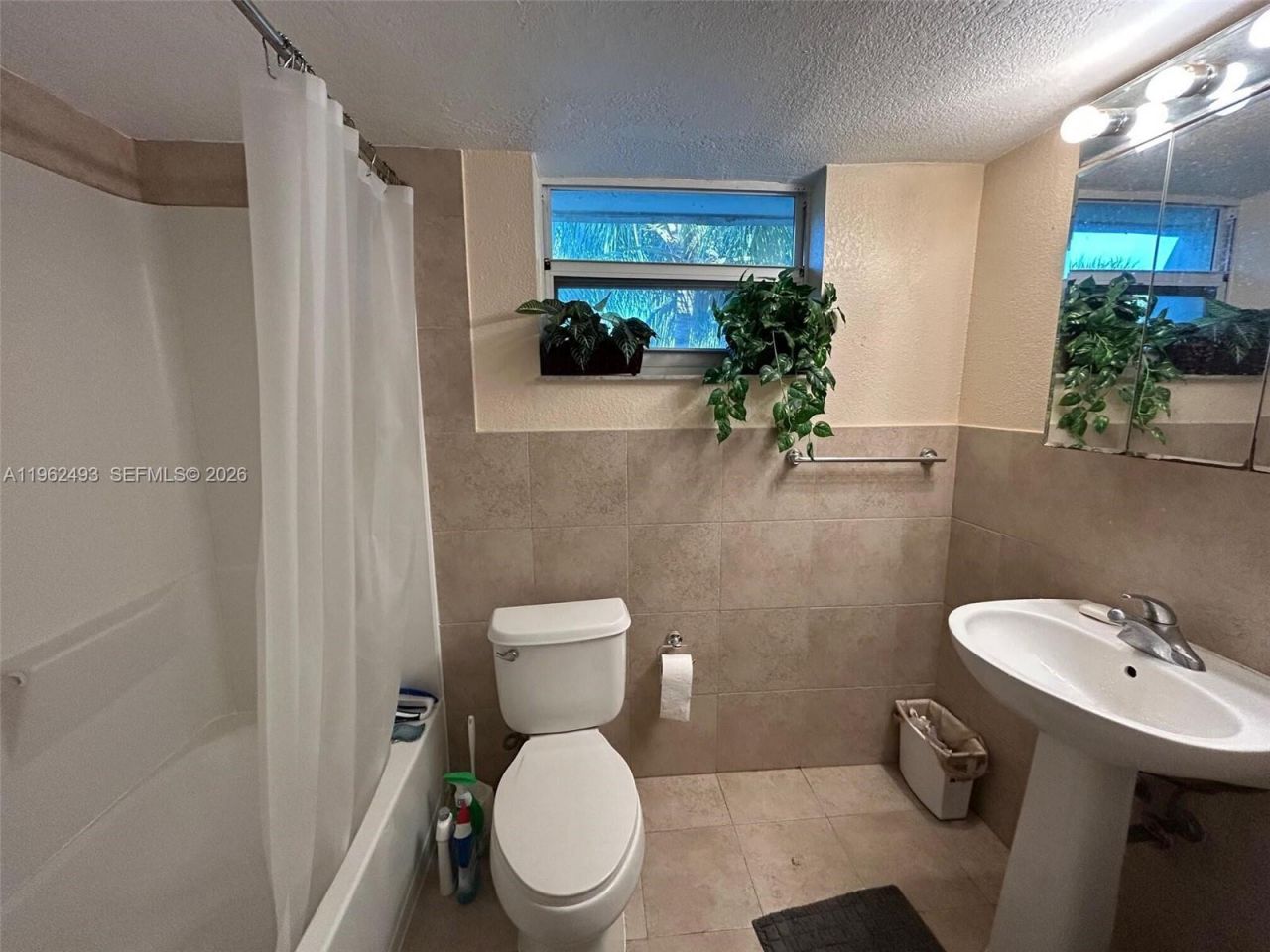 8950 SW 69th Ct, Unit 215, Pinecrest, FL 33156 Photo