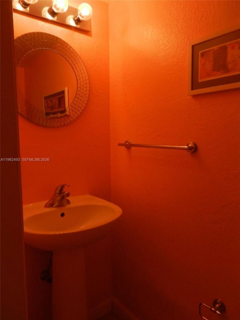 8950 SW 69th Ct, Unit 215, Pinecrest, FL 33156 Photo