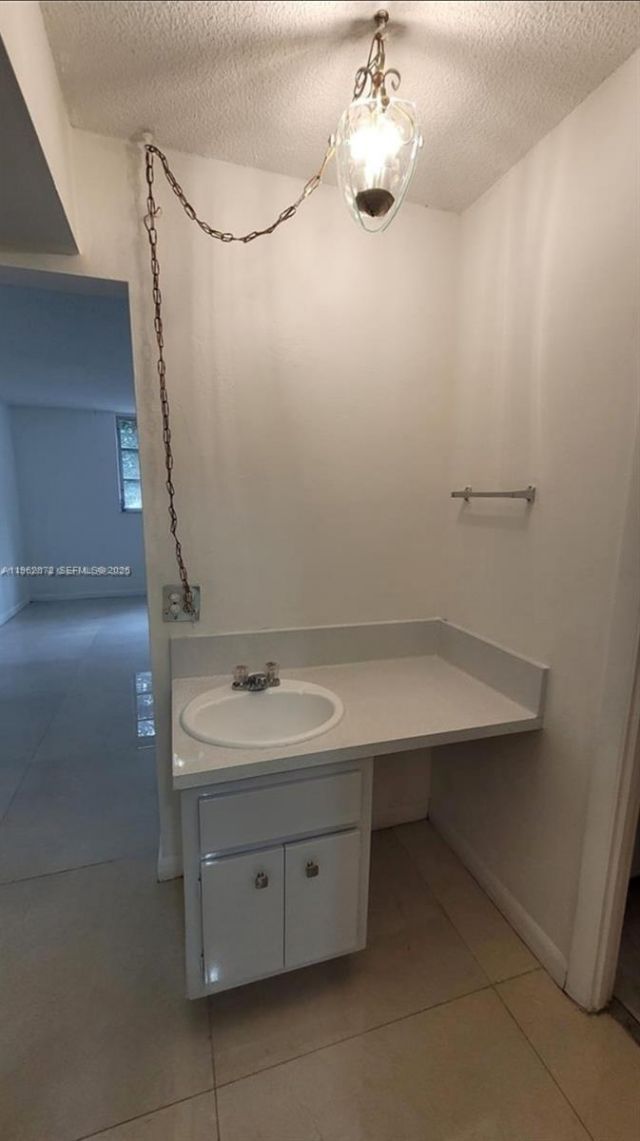 445 NE 195th St, Unit 127, Miami, FL 33179 Photo