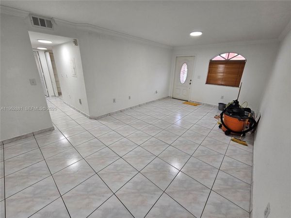 10915 W Okeechobee Rd, Unit 102, Hialeah Gardens, FL 33018
