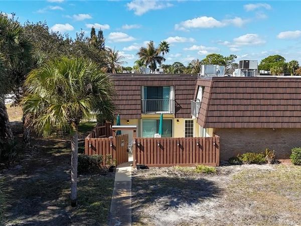 6027 SE Riverboat Drive, Unit 812, Stuart, FL 34997