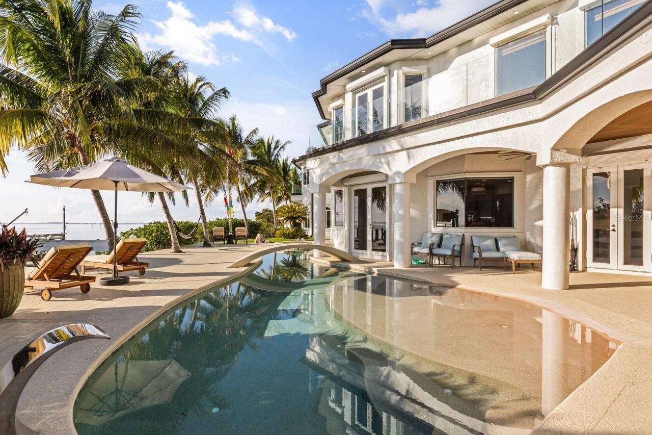 2 River Falls Dr, Cocoa Beach, FL 32931 Photo