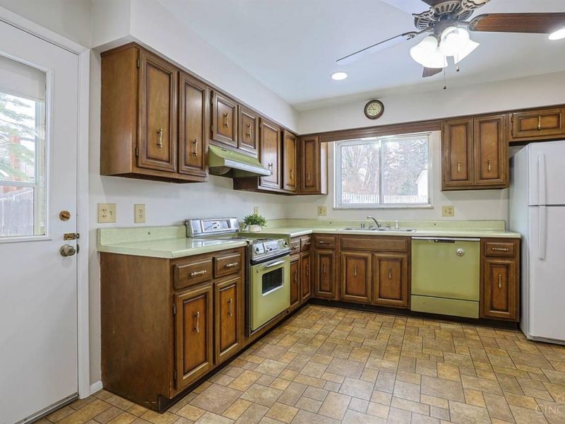 2530 Falconbridge Drive, Cincinnati, OH 45238 Photo 17