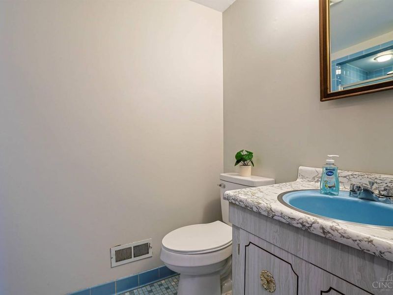 2530 Falconbridge Drive, Cincinnati, OH 45238 Photo 34