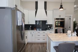 131 Green Court photo 4