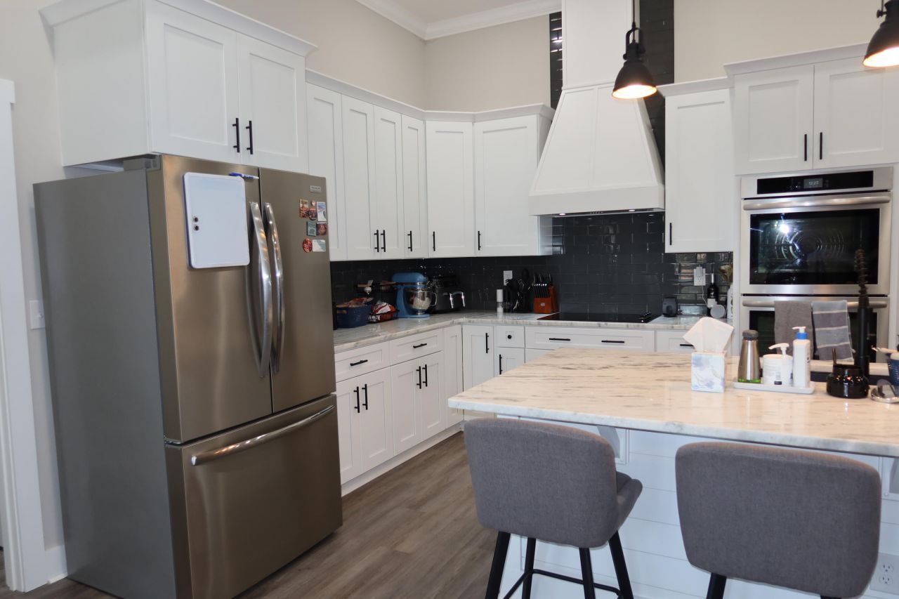 131 Green Court Photo 6