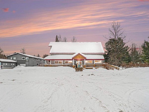 732 E Cayuga Street, Bellaire, MI 49615