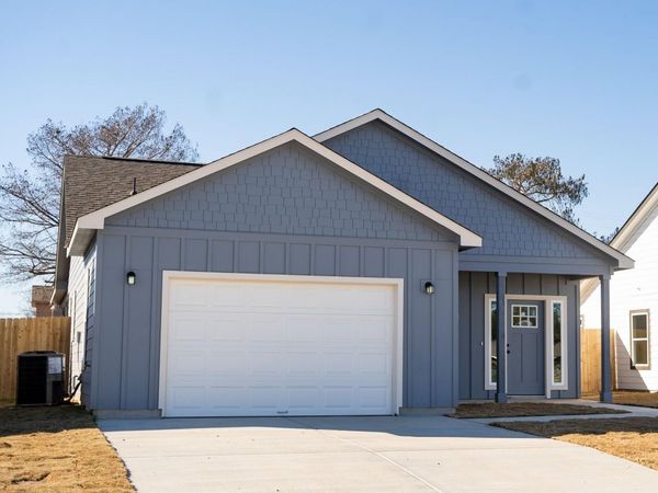 311 String Prairie WAY, Smithville, TX 78957