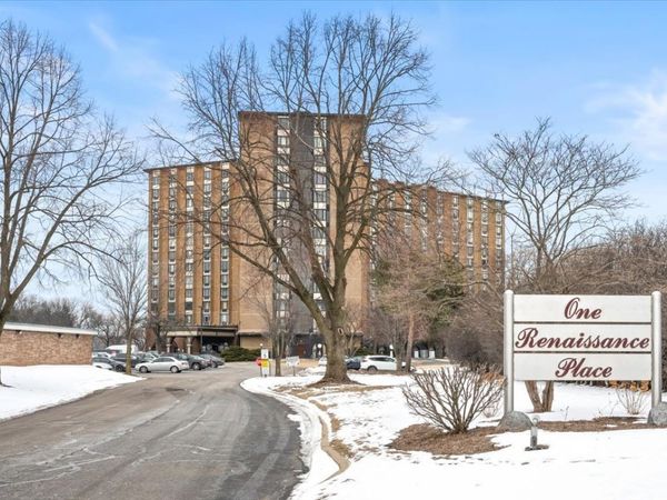 1 Renaissance Place, Unit 409, Palatine, IL 60067