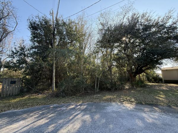 TBD Monument Court, Gulf Breeze, FL 32563