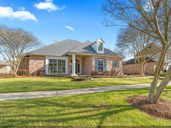334 Plantation Crest Ct, Baton Rouge, LA 70810