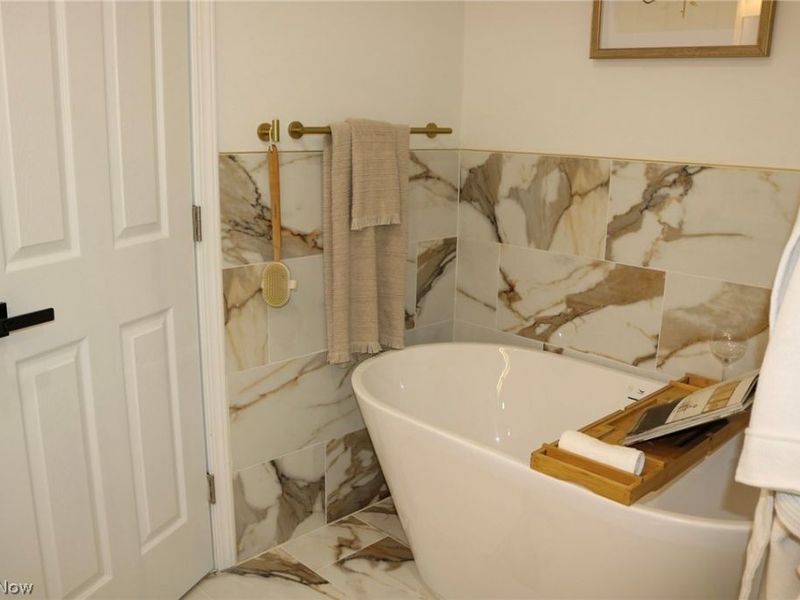 7602 Hickory, Oakwood Village, OH 44146 Photo 28