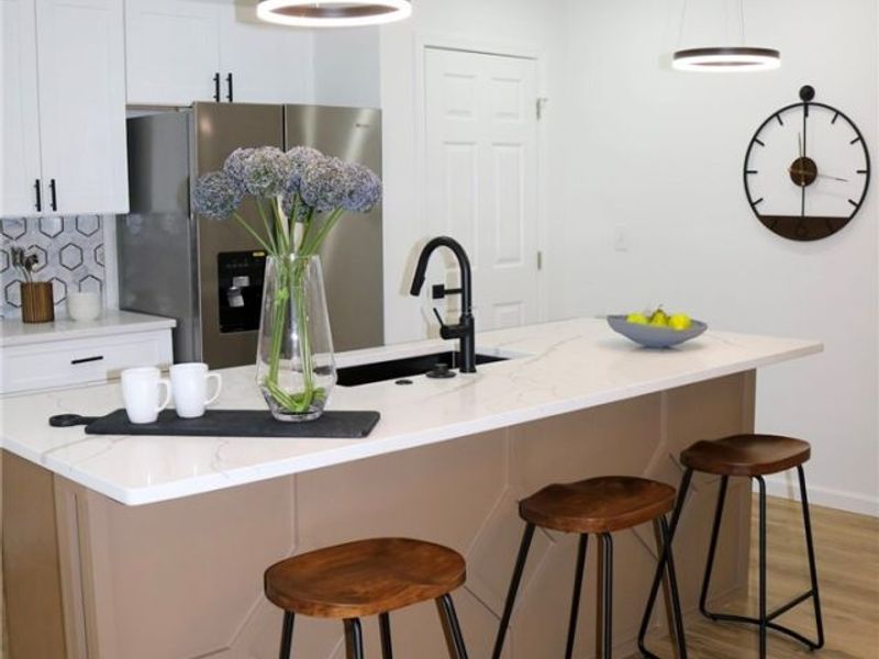 7602 Hickory, Oakwood Village, OH 44146 Photo 6