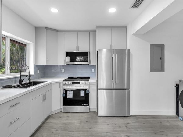 7412 Big Cypress Dr, Miami Lakes, FL 33014
