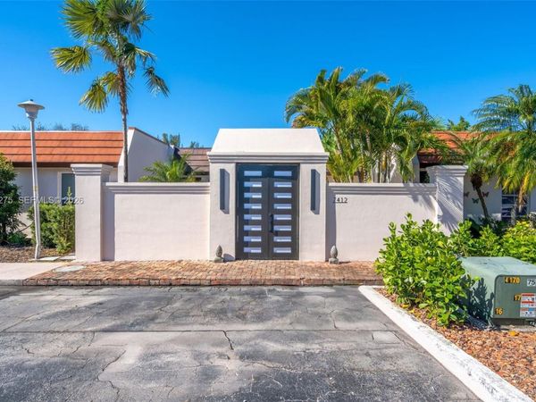 7412 Big Cypress Dr, Miami Lakes, FL 33014