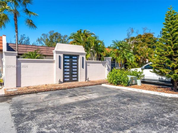 7412 Big Cypress Dr, Miami Lakes, FL 33014