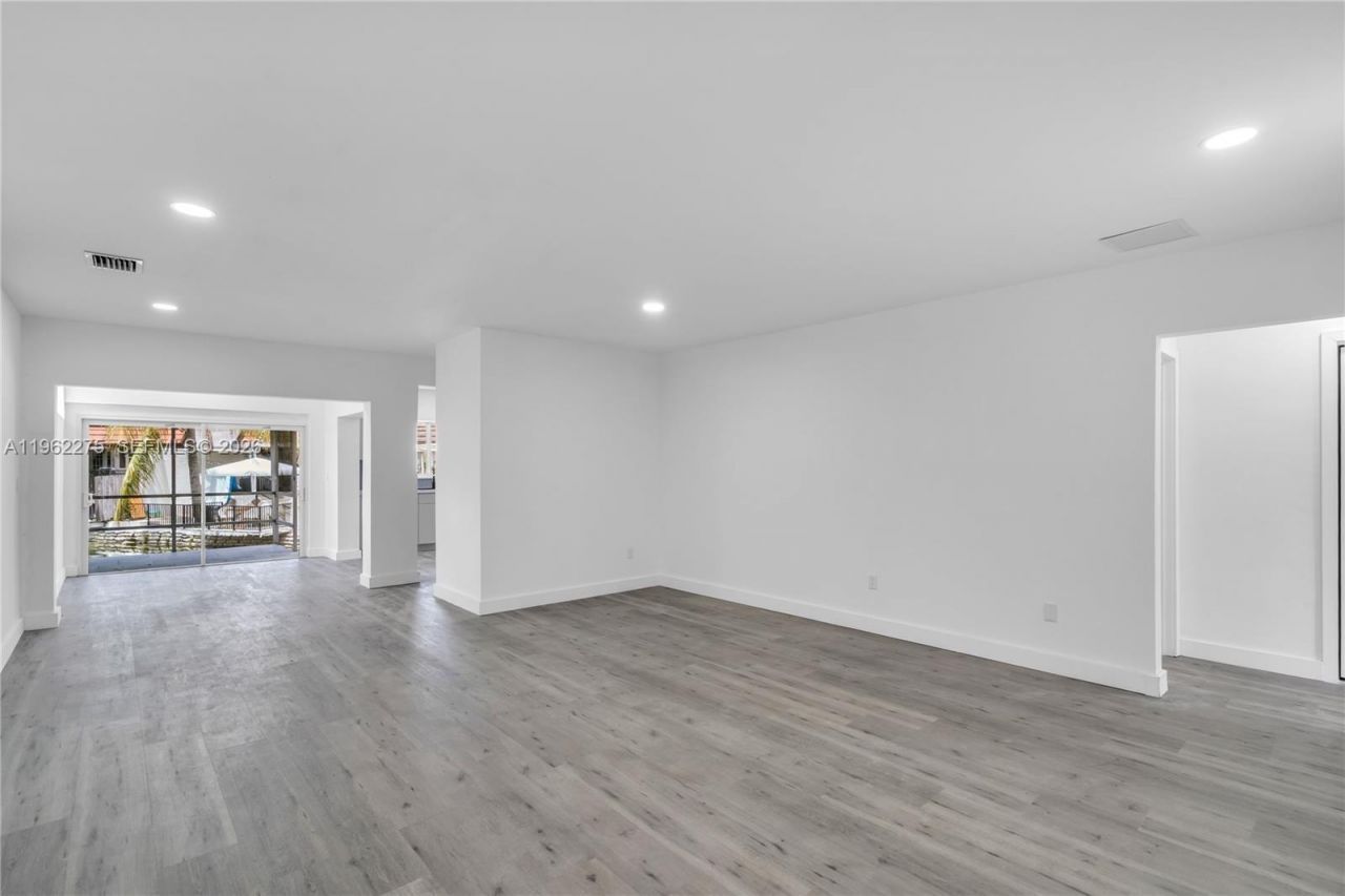 7412 Big Cypress Dr, Miami Lakes, FL 33014 Photo